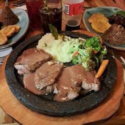 Seit Guatape ist mir noch nicht nach traditionellem Food - deshalb: jupii Härdöpfelstock! 🤩