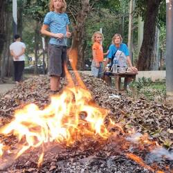 Vuurwerk stook in het park. Why not?