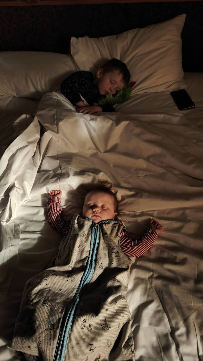 Aufwachen, 5:30 Uhr. Oje... Die armen Kids 🙈