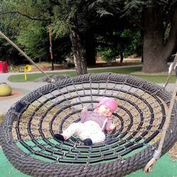 Das erste Mal schaukeln.... Naja nicht so ganz koscha alles, aber irgendwie ganz toll :)