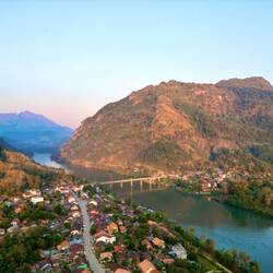 Nang Khiaw au bord de la riviere Nam Ou
