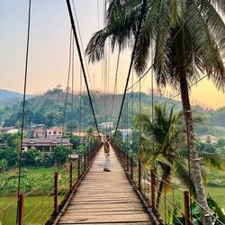 Pont suspendu de Muang Khua