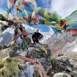 Tim versteckt sich von Sarah