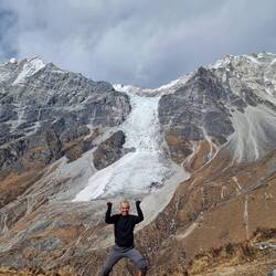 Tim hält den Ice Fall