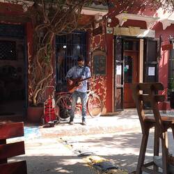 Live Musik gibt es auch immer wiedermal irgendwo