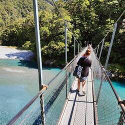 Die Schwebebrücke. Ahhhh... Augen zu und durch.