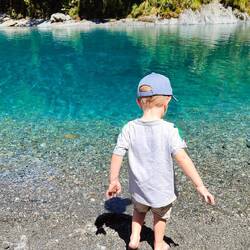 Und na klar, Füße müssen ins Wasser. Aber es war abschreckend kalt.