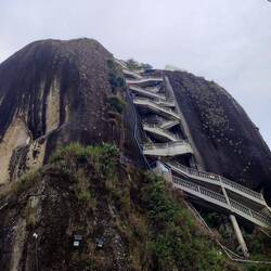 Hier könnt ihr die 800 Stufen sehen, die wir uns hochgeschleppt haben :D