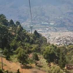 Die Gondelfahrt zurück nach Medellin - die Größe der Stadt kann man immer noch nicht in Worte fassen