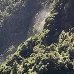 Der erste Wasserfall von der Perspektive noch nicht klar erkennbar