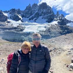 Ein chilenischer Familienvater, der Deutsch spricht, will unbedingt ein Foto von uns machen.