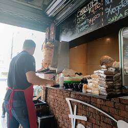 Shoarma gehad bij een heel leuk tentje midden in de stad
