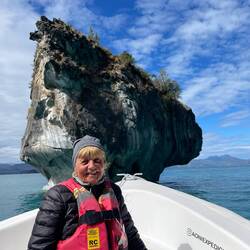 Regine vor der "Kapelle"