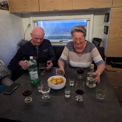 Gemütliches Beisammensein im Wüstenschiff