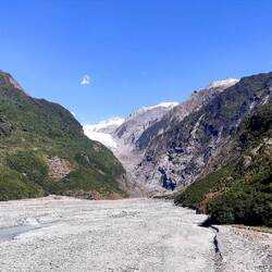 Daaaa ganz hinten befindet sich der Franz Josef Gletscher. Schon sehr weit zurückgetaut.