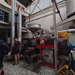 Kaffeeröstereibesuch während der Radtour