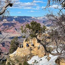 People going down the Bright Angel Trail