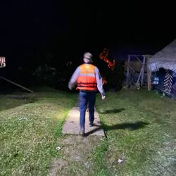 Damit Tomy auch auf festem Boden nicht untergeht