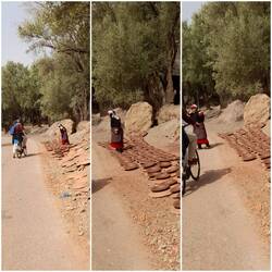 ... vorbei an einem richtigen Töpferdorf, von der Lehmaufbereitung bis zum fertigen Tajine-Topf.