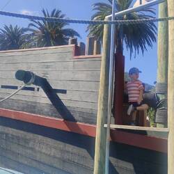 Hier gab es ein tolles Piratenschiff zum Rumklettern.