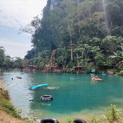 Nach der Wanderung gönnen wir uns eine Abkühlung in der blauen Lagune 👌