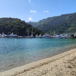 Sehr schöner kleiner Strand.