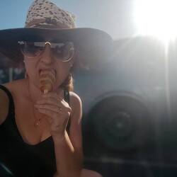 Super lieb von unserem mitwartenden Nachbarn:)