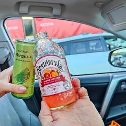 Prost! Auf den tollen Start in den Norden :D kann nur besser werden ;)