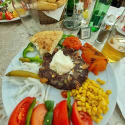 Und wieder lecker gegessen 😅Pleskavica Ranca