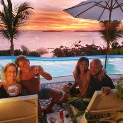 Die Crew. Wenn nicht beim Sonnenuntergang an Land...