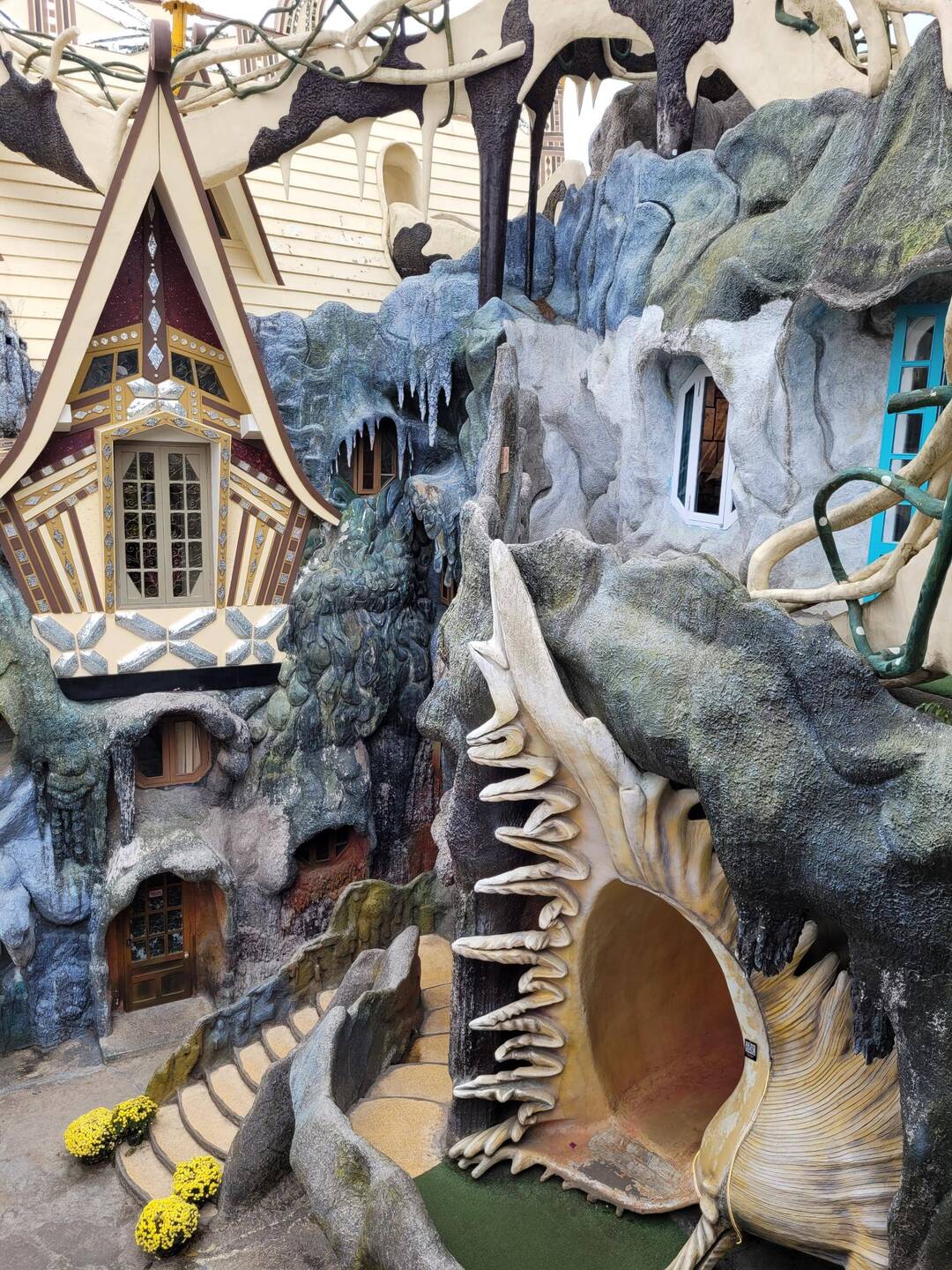 Crazy House