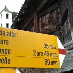 erst einmal eine Banane zur Befeuerung