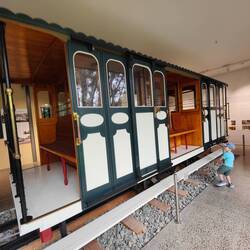 Hier eine weitere, spätere Variante. Super chic!