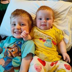 Und nun im Hotel noch ein bisschen kuscheln :) an Maries 6 Monatstag :)