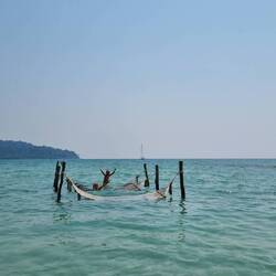 Hangmatten tot in het water. Hemels!