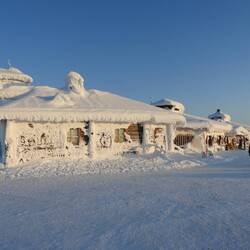 Everything is cake in snow