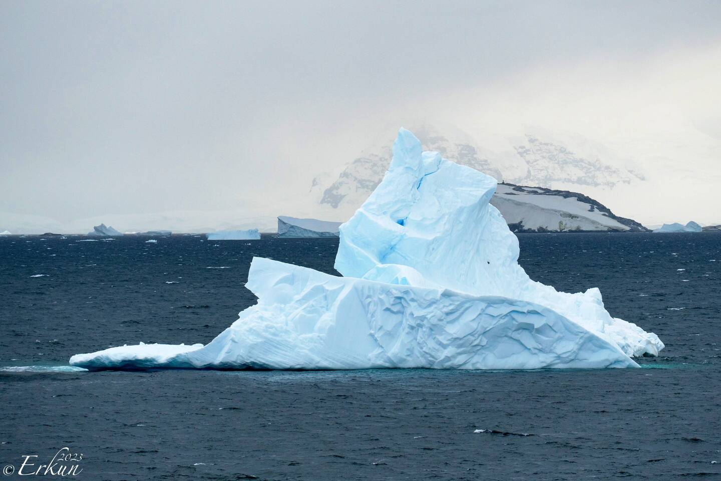 Good morning scenery that reminds us that we are in Antarctica.
