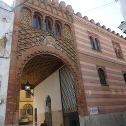 The manzanilla bodega next door