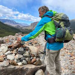 Einen Stein setzt auch Martin noch drauf.