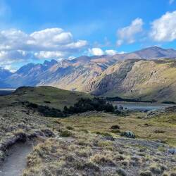 Blauer Himmel beim Abstieg, wohingegen...