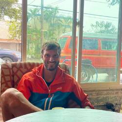 Wolf trocken und Coco nass