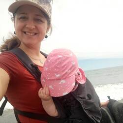 Etwas windig war's am Strand dann schon..sogar Marie musste ihr Cappie festhalten ;)