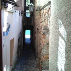 Durch diese hohle Gasse noch ...