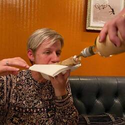 Vodka, Zitrone auf Knochenmarkrutschbahn. Super lecker