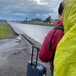 Warten auf den Bus auf der Autobahn:D