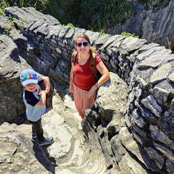 Und dann geht's ne steile Treppe runter.