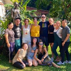 Herbal compress class with Tiwa