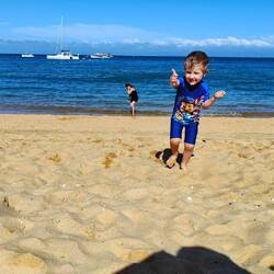 Mats hatte großen Spaß Muscheln zu sammeln:) jede Muschel musste er Papa zeigen.Und es gab viele ;)