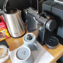 Kapselmaschine und Wasserkocher