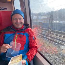 Brotzeit im Zug